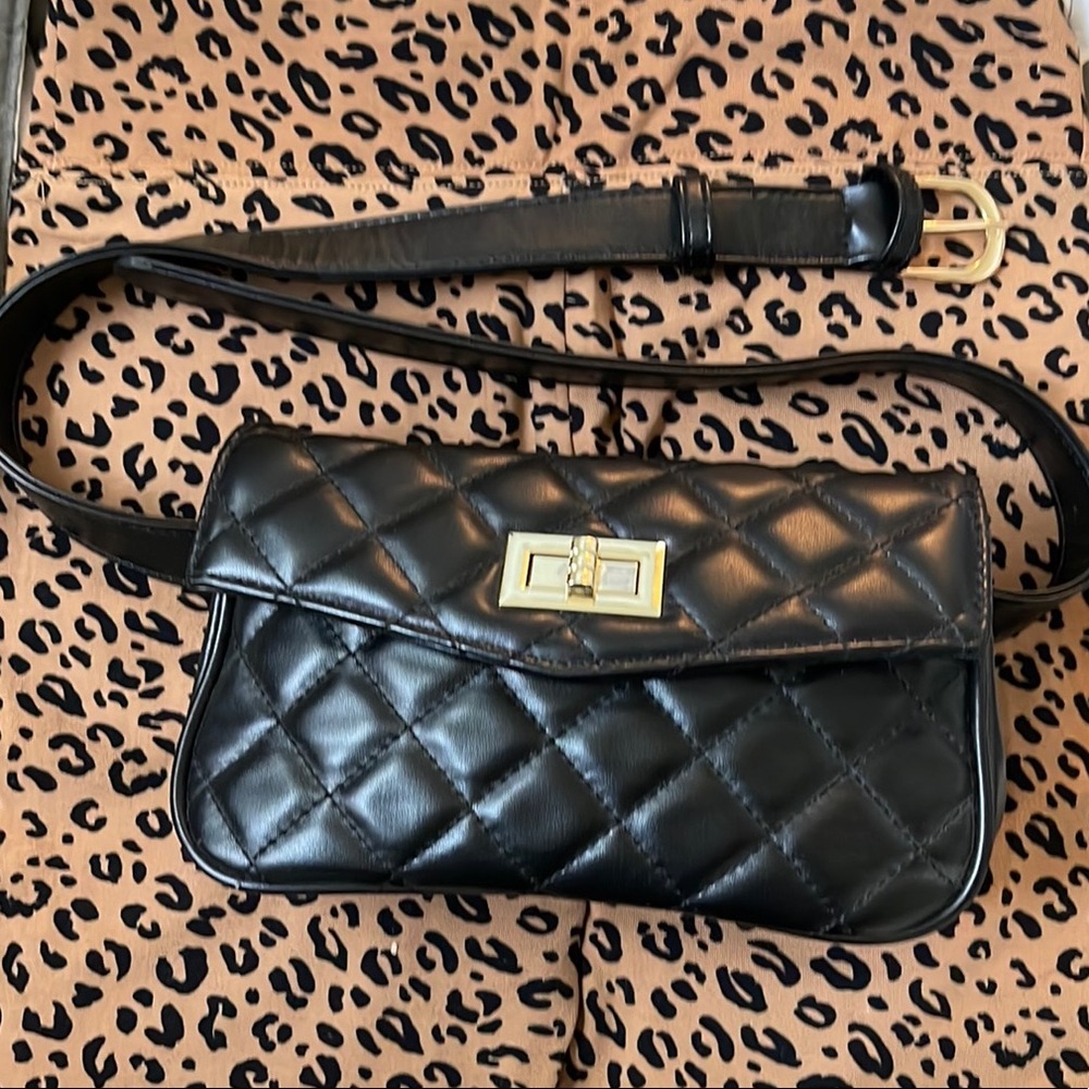 fanny pack black and gold